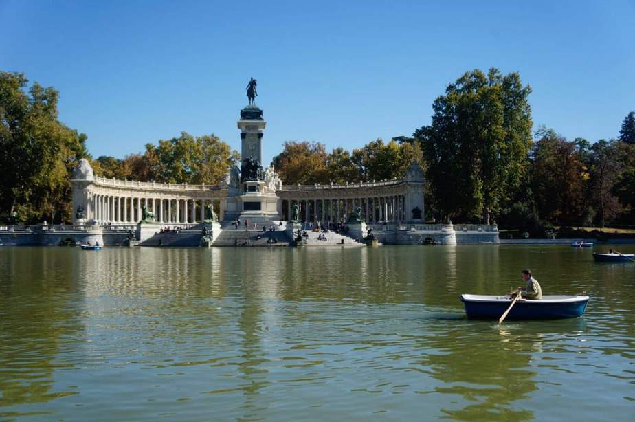 Le bassin du parc du Retiro - © vivre à Madrid