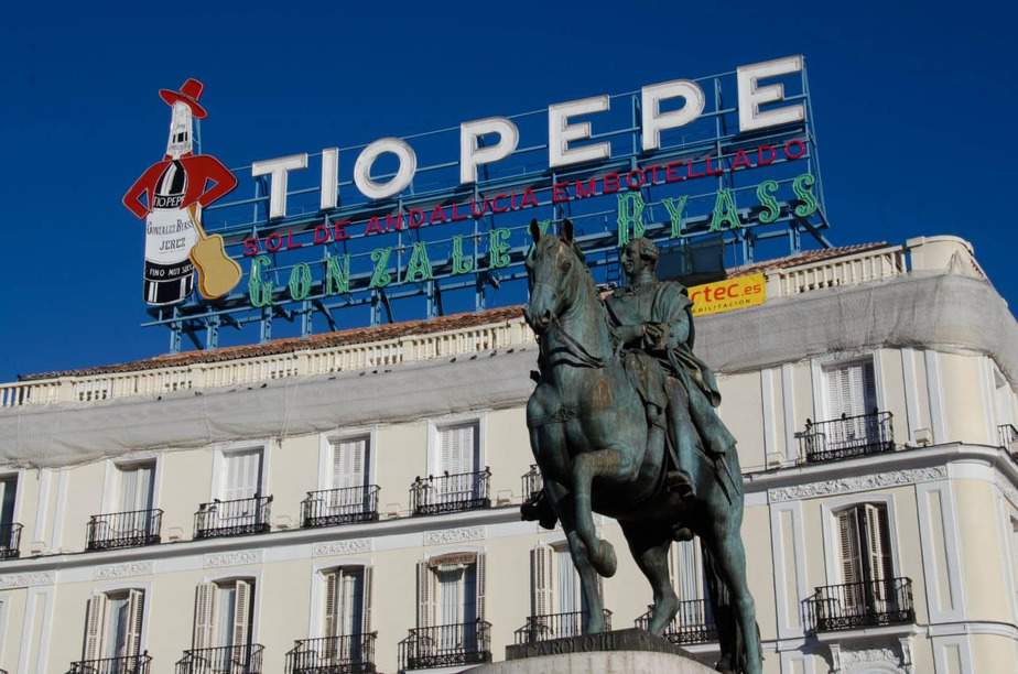 Enseigne Tio pepe plaza Sol - © vivre à Madrid