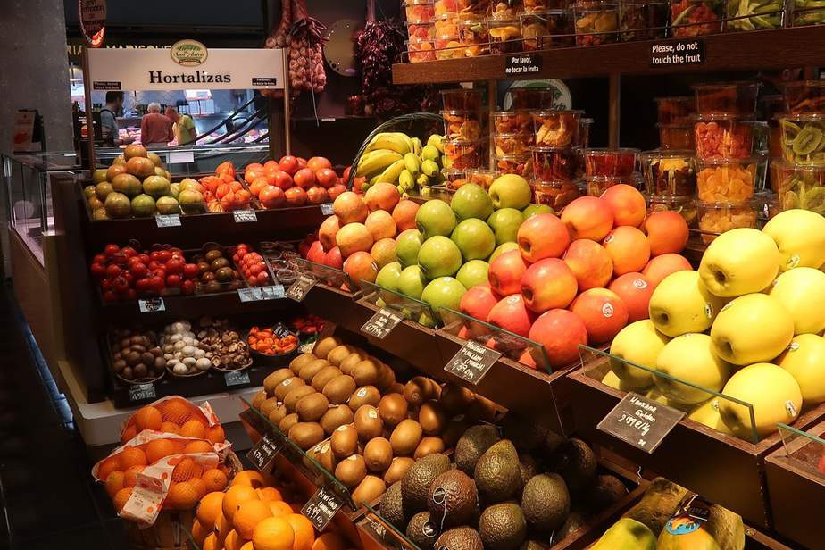 Fruits et légumes au marché san Antón